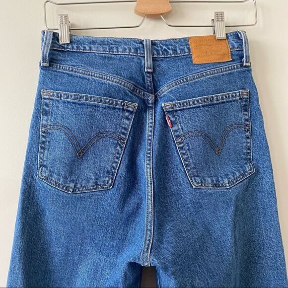 Levi’s-ribcage Straight Joli Thorax Droit Medium Wash Button Fly Jean - Picture 8 of 14